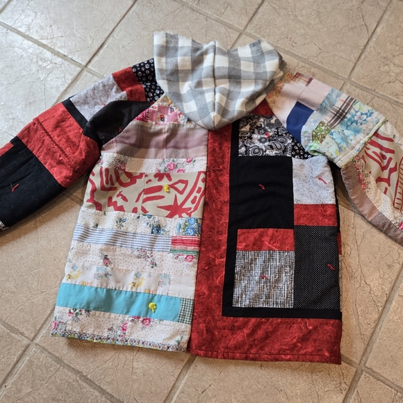 Upcycled Patch Quilt Blanket Hoodie M-L Handmade Dont Throw It Out - Picture 4 of 6